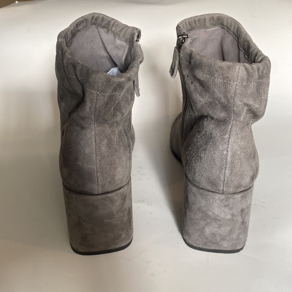 Eileen Fisher Women's Gray Suede Chunky Heeled Booties Rubber Sole size 9 - Picture 3 of 10